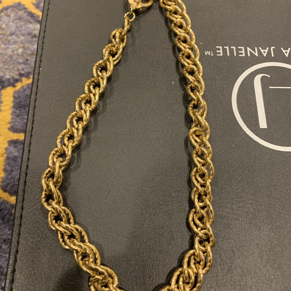 Anne Klein Thick Chain Gold Tone Necklace w/ Toggle Closure. Signed. 7 3/4”